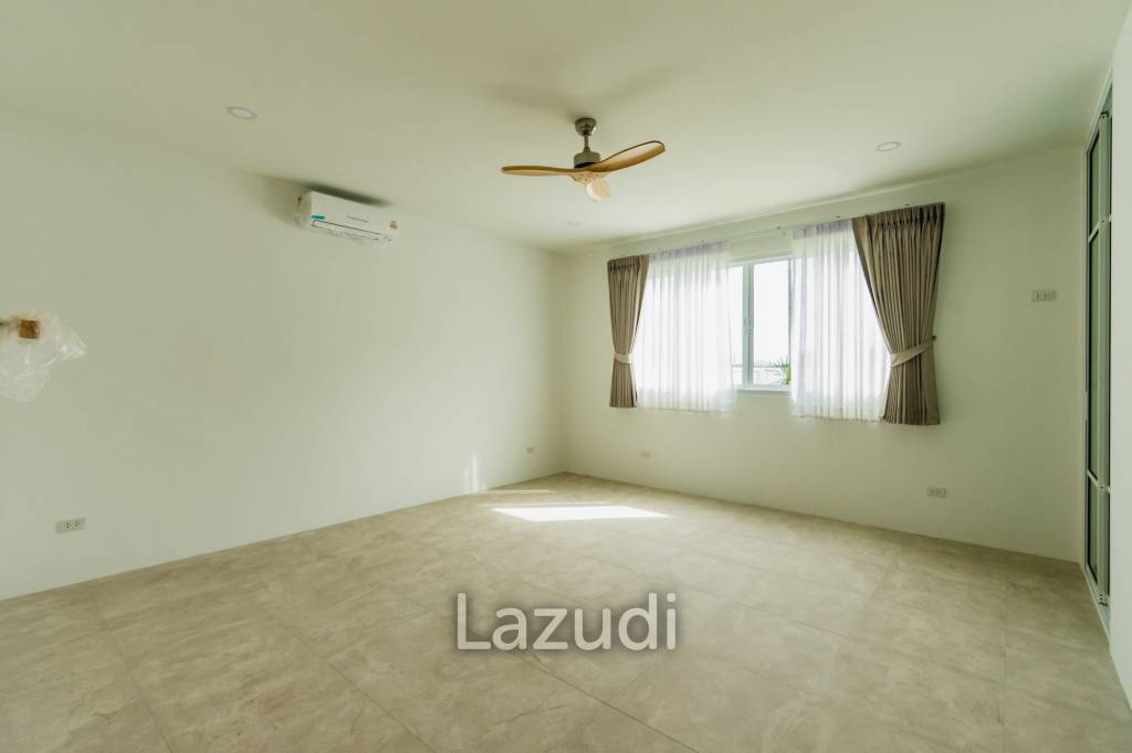 4 Bed 3 Bath 250 SQ.M Weaver Villas