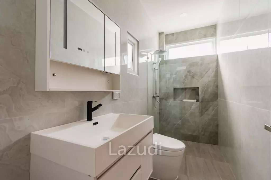 4 Bed 3 Bath 250 SQ.M Weaver Villas