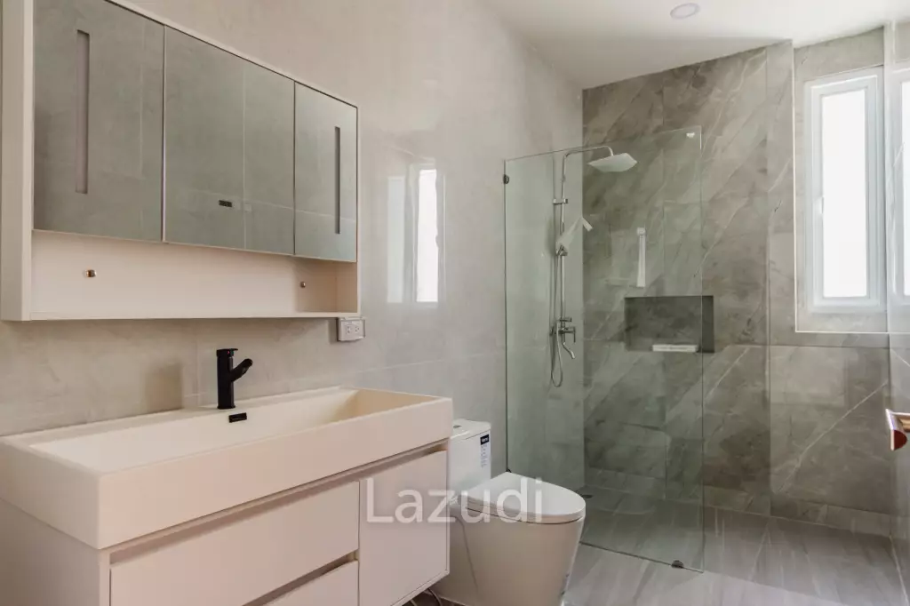 4 Bed 3 Bath 250 SQ.M Weaver Villas