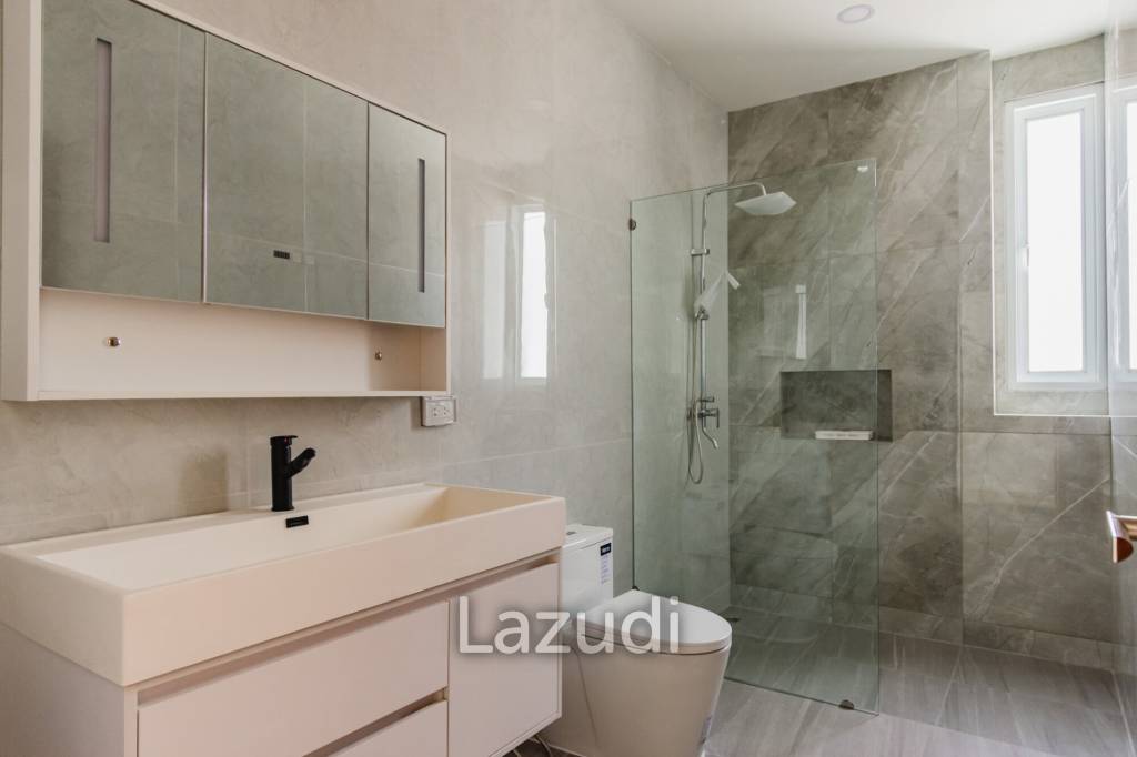 4 Bed 3 Bath 250 SQ.M Weaver Villas