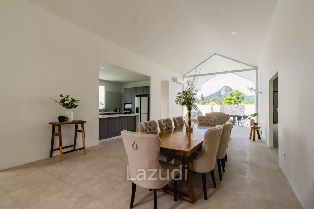 4 Bed 3 Bath 250 SQ.M Weaver Villas