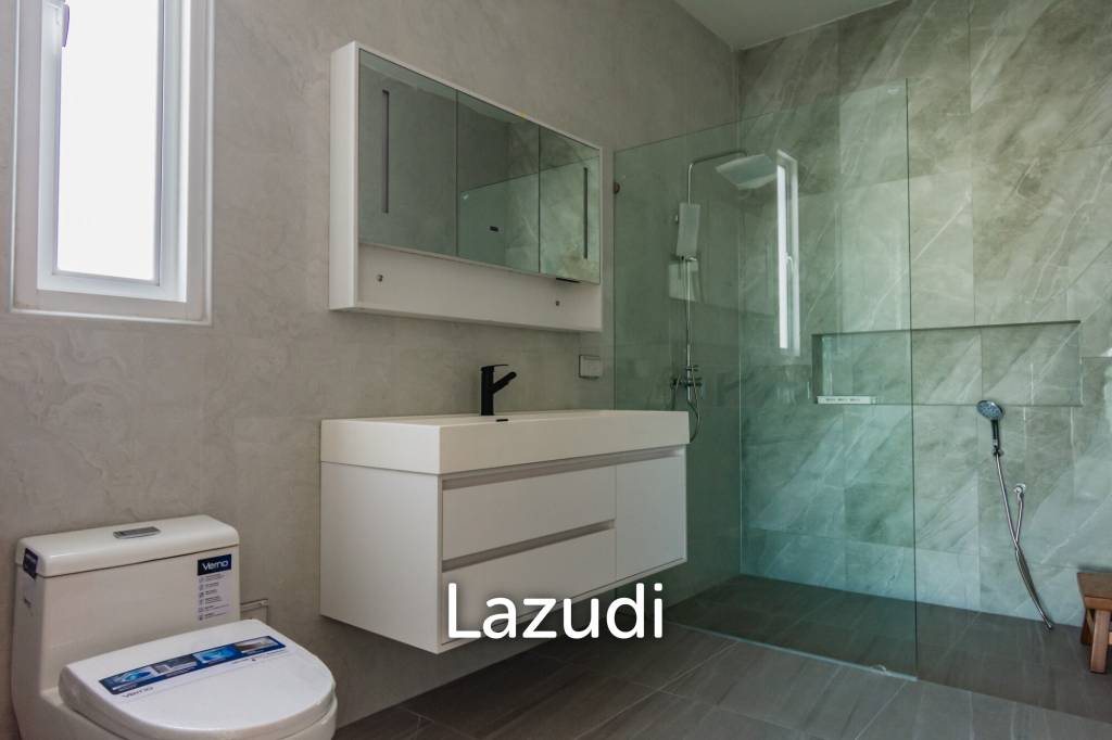 4 Bed 3 Bath 250 SQ.M Weaver Villas