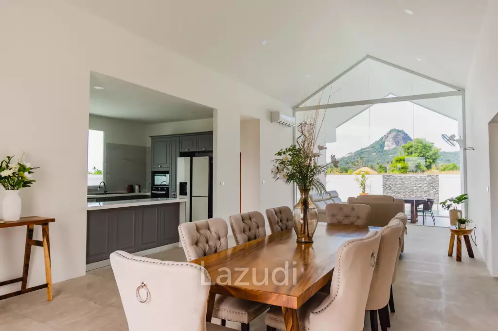 4 Bed 3 Bath 250 SQ.M Weaver Villas