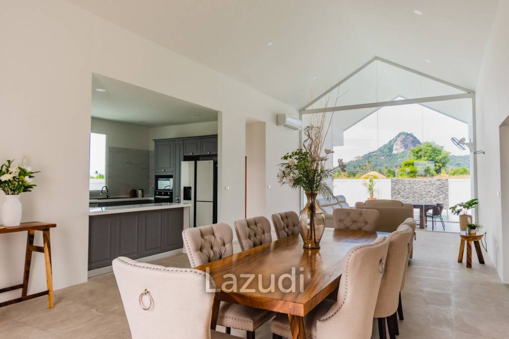 4 Bed 3 Bath 250 SQ.M Weaver Villas
