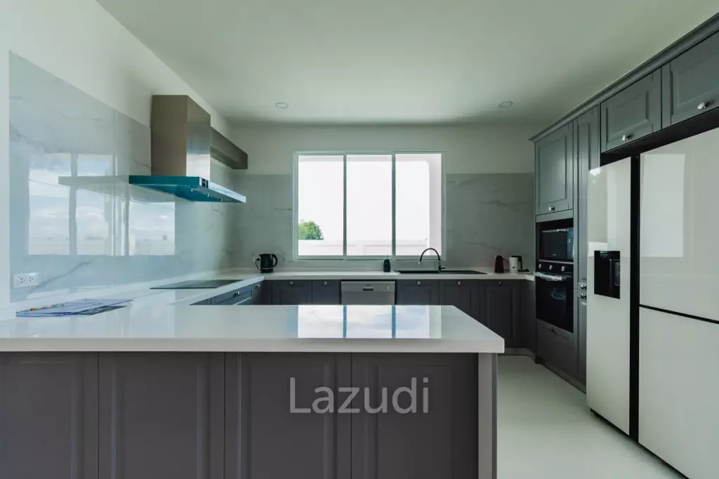 4 Bed 3 Bath 250 SQ.M Weaver Villas