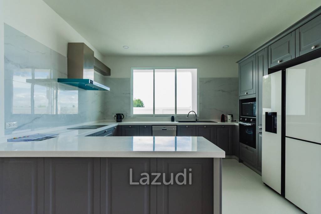 4 Bed 3 Bath 250 SQ.M Weaver Villas