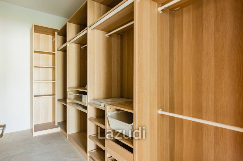 4 Bed 3 Bath 250 SQ.M Weaver Villas