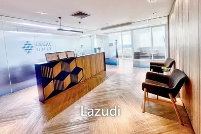 Office space 206 SQ.M for rent in Huaykwang