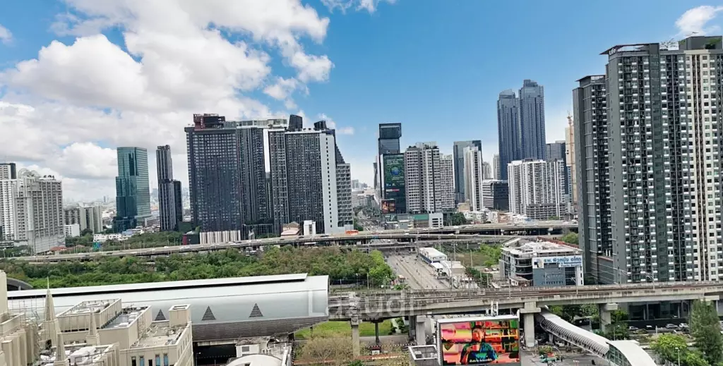 1 Bedroom 1 Bathroom 45 SQ.M. Q Asoke