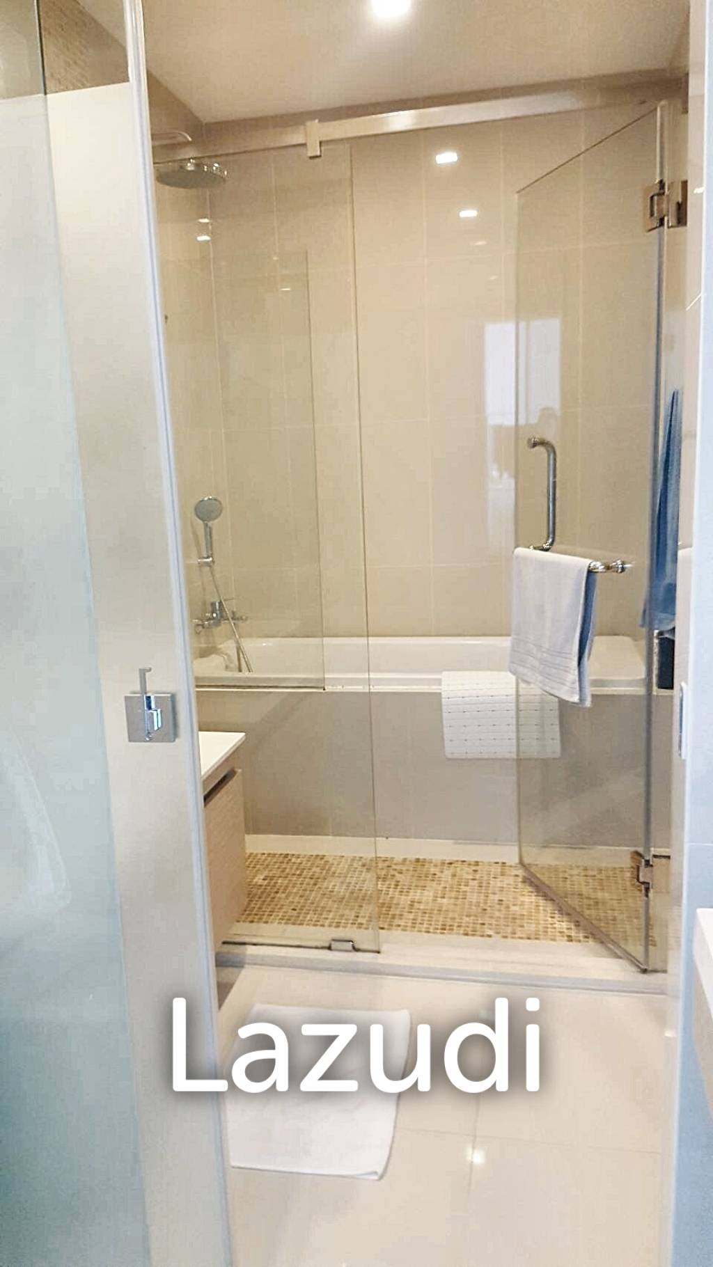 1 Bedroom 1 Bathroom 45 SQ.M. Q Asoke
