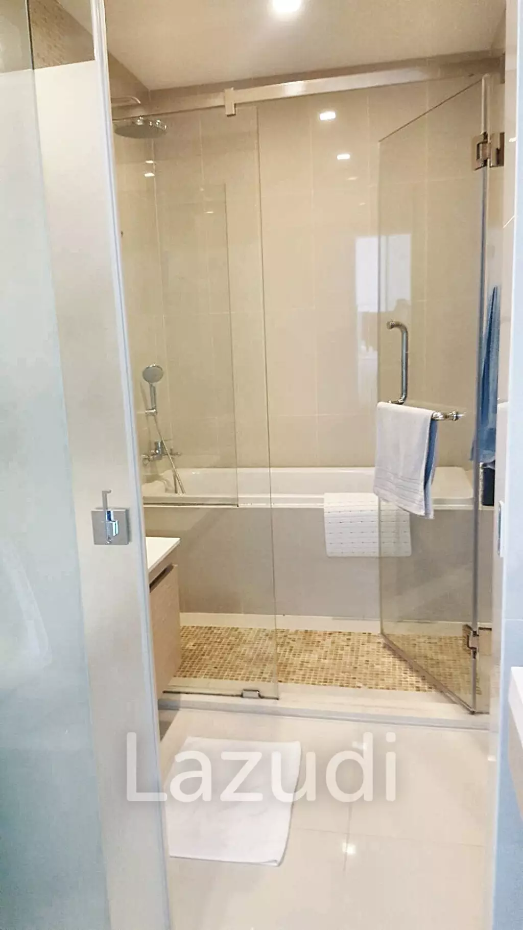 1 Bedroom 1 Bathroom 45 SQ.M. Q Asoke