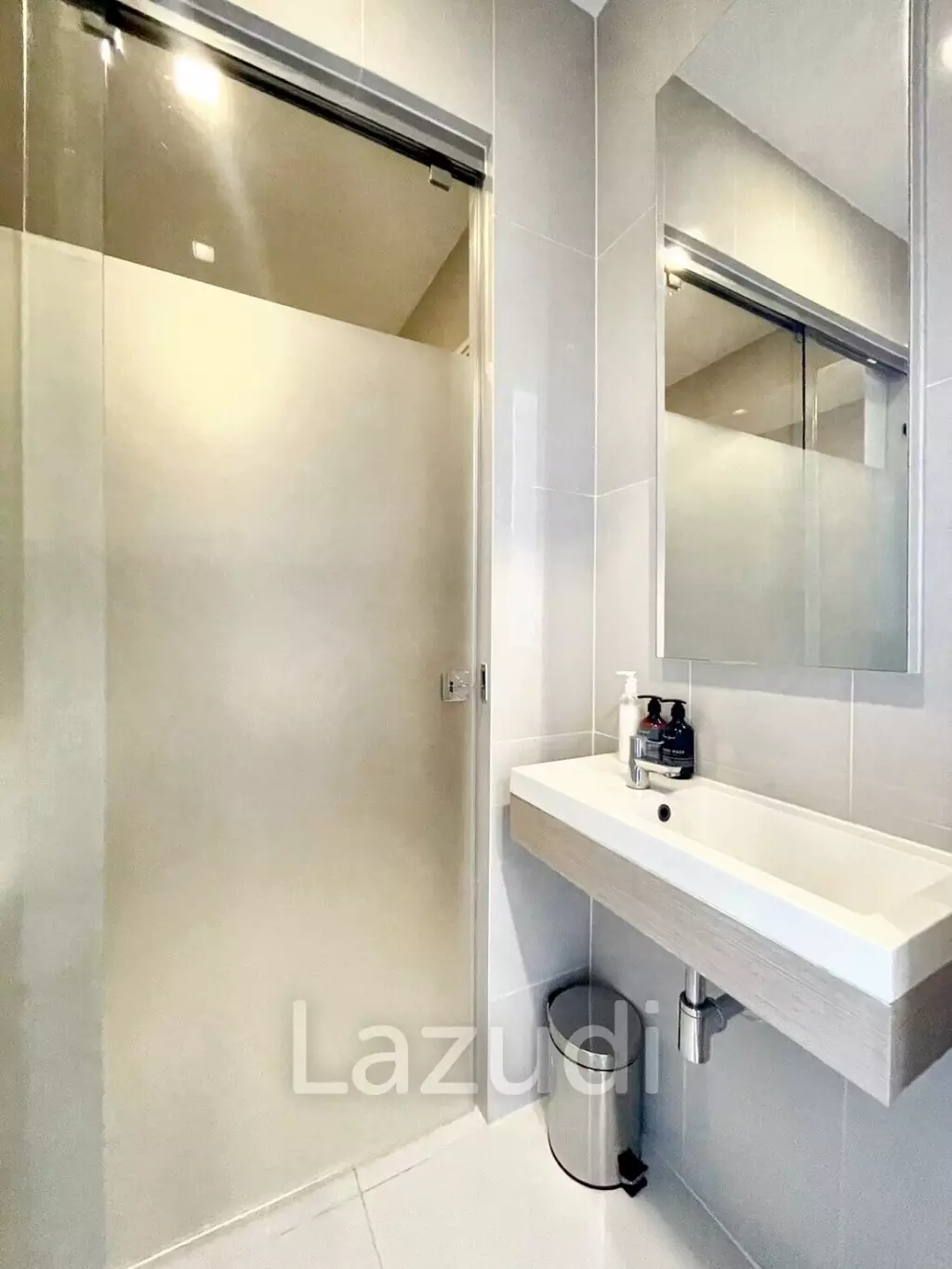 1 Bedroom 1 Bathroom 45 SQ.M. Q Asoke