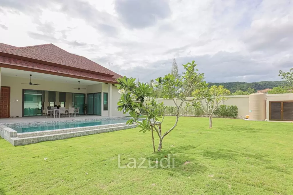 Panorama Black Mountain: 3 Bedrooms Pool Villa