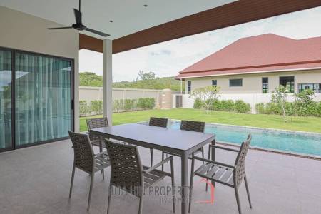 Panorama Black Mountain: 3 Bedrooms Pool Villa