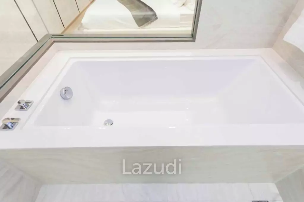 2 Bed 2 Bath 107.75 SQ.M. The Strand Thonglor