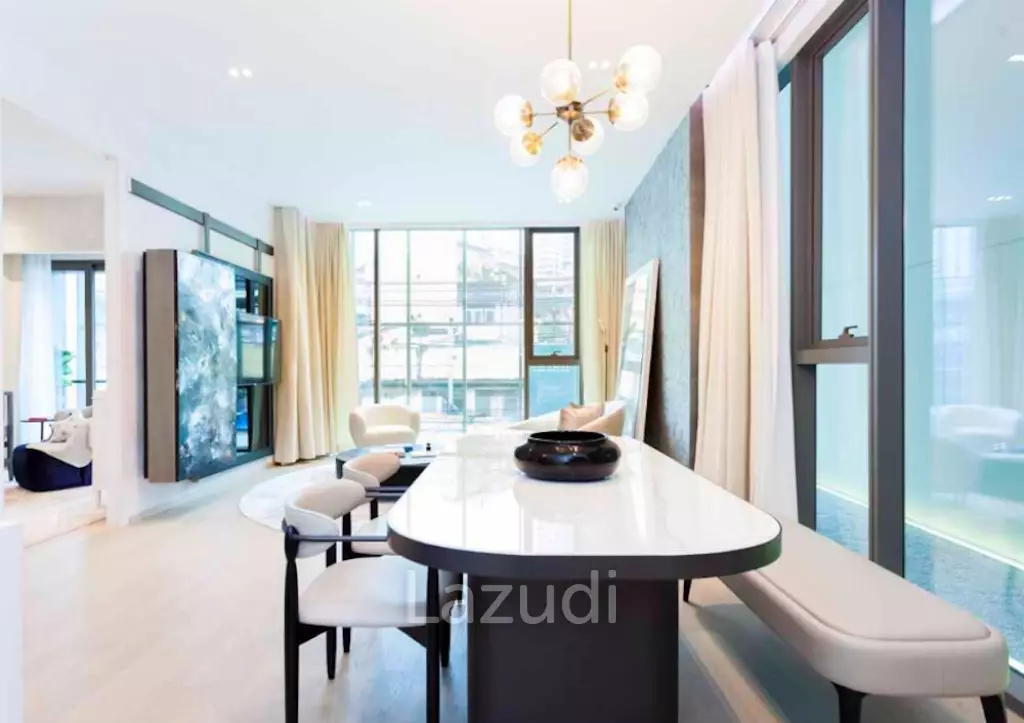 2 Bed 2 Bath 107.75 SQ.M. The Strand Thonglor