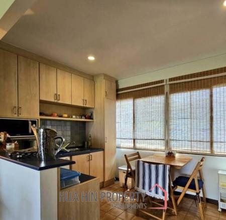 PALM HILL CONDO  : 2 bed stunning view
