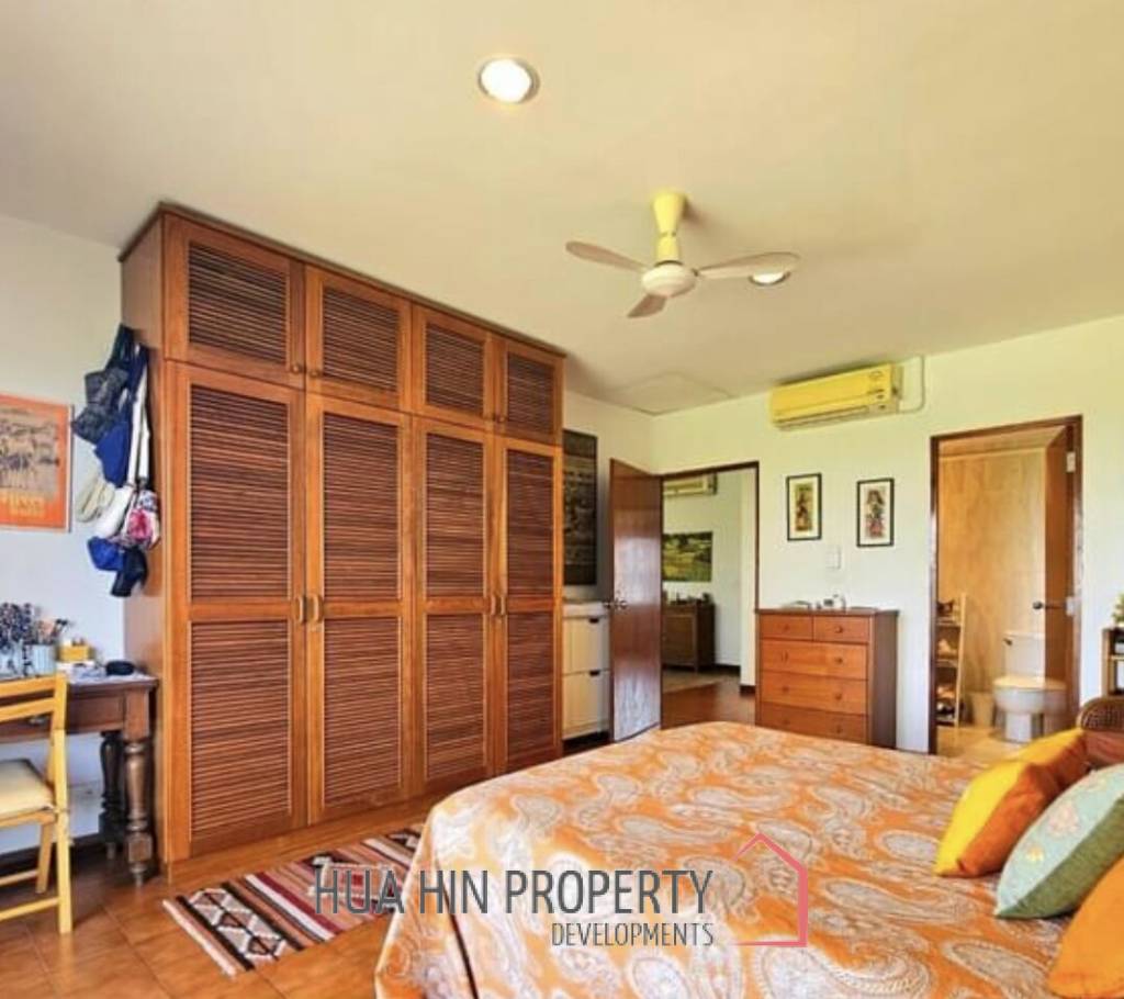 PALM HILL CONDO  : 2 bed stunning view