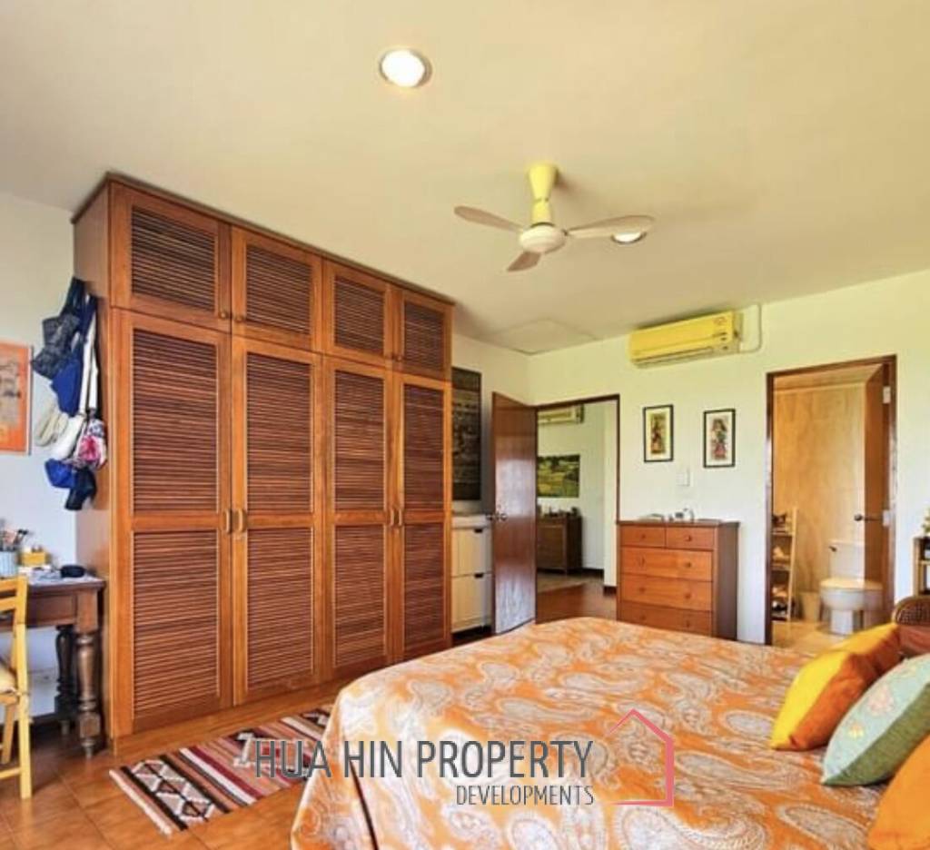 PALM HILL CONDO  : 2 bed stunning view