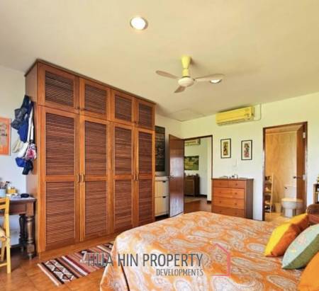 PALM HILL CONDO  : 2 bed stunning view
