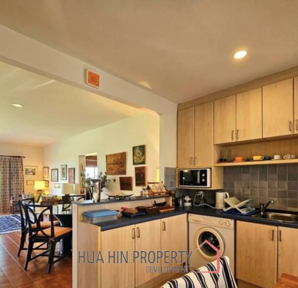 PALM HILL CONDO  : 2 bed stunning view