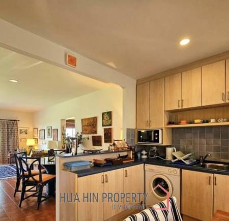 PALM HILL CONDO  : 2 bed stunning view