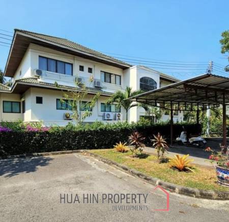 PALM HILL CONDO  : 2 bed stunning view