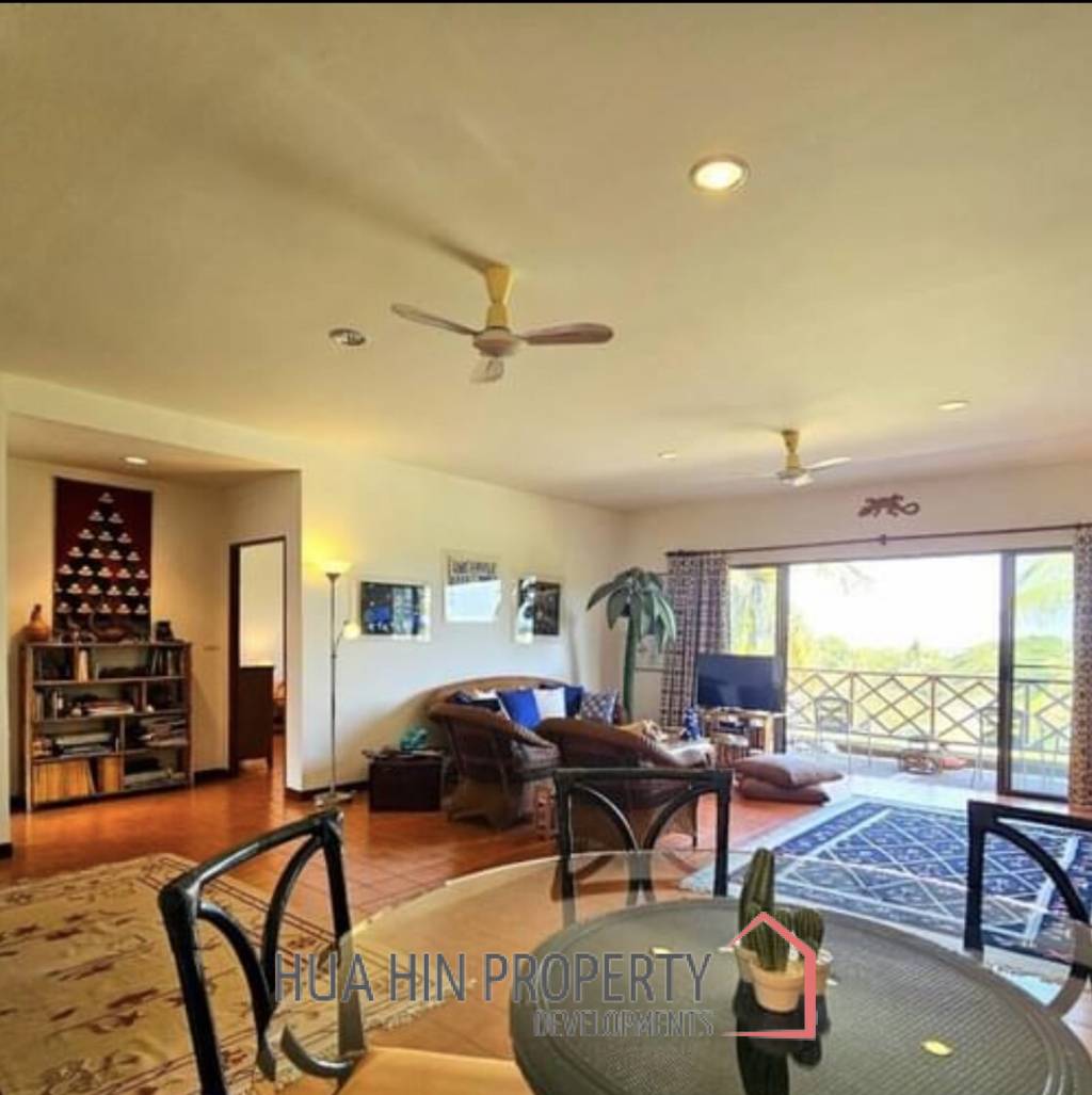 PALM HILL CONDO  : 2 bed stunning view