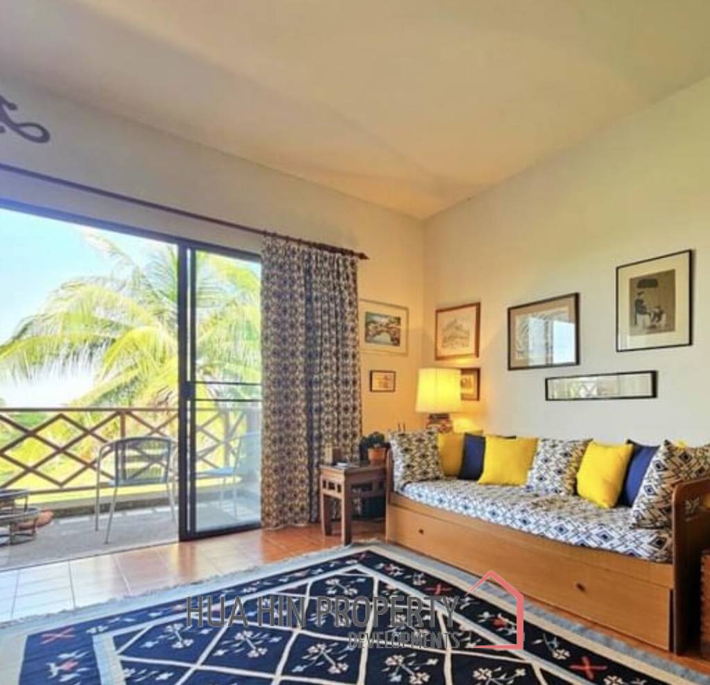 PALM HILL CONDO  : 2 bed stunning view