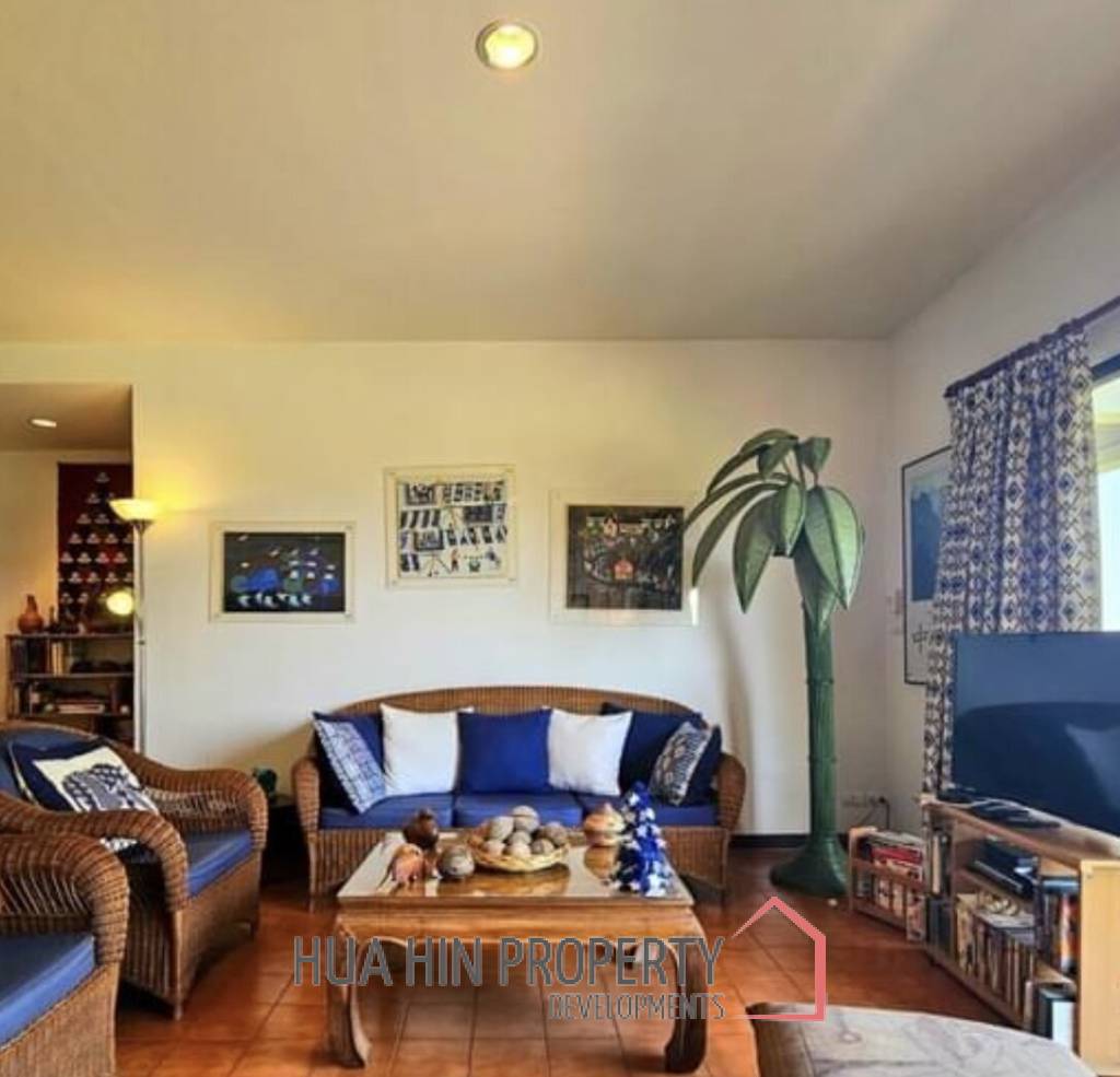PALM HILL CONDO  : 2 bed stunning view