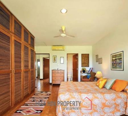 PALM HILL CONDO  : 2 bed stunning view