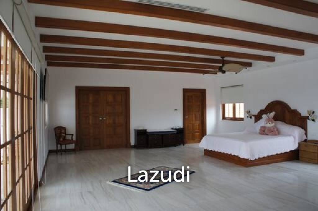 Unique 10 Bed Villa on Golf Course also suitable as a Boutique Hotel