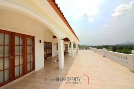 Unique 10 Bed Villa on Golf Course also suitable as a Boutique Hotel
