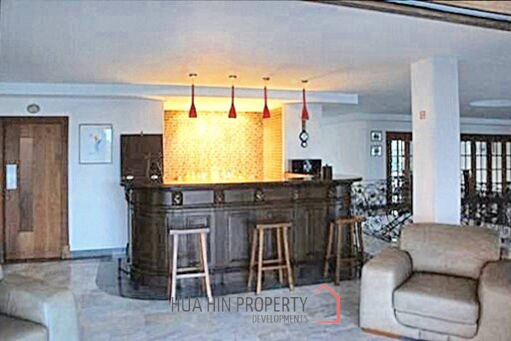 Unique 10 Bed Villa on Golf Course also suitable as a Boutique Hotel