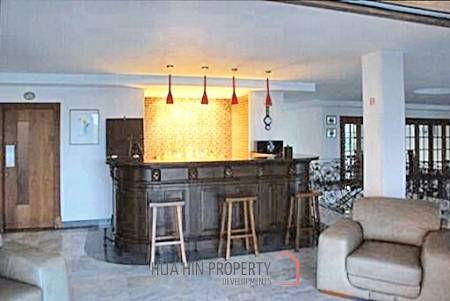 Unique 10 Bed Villa on Golf Course also suitable as a Boutique Hotel