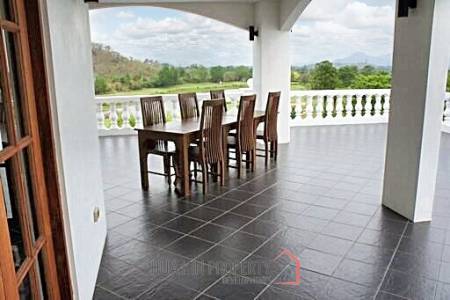 Unique 10 Bed Villa on Golf Course also suitable as a Boutique Hotel