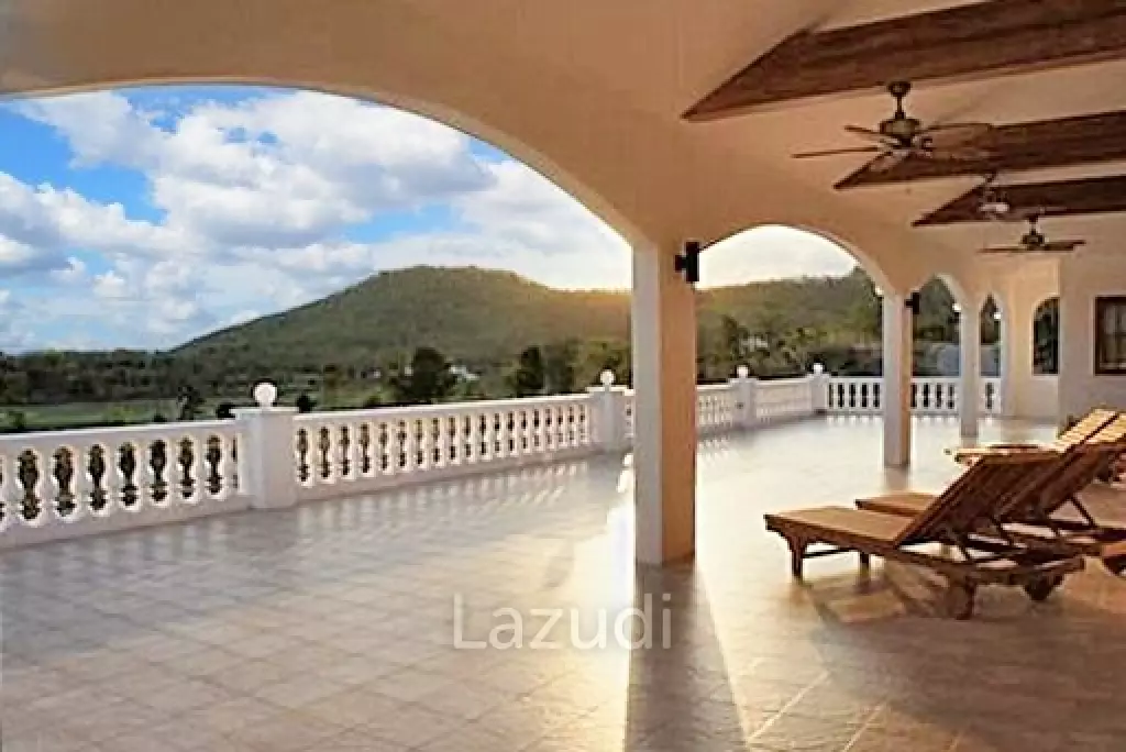 Unique 10 Bed Villa on Golf Course also suitable as a Boutique Hotel