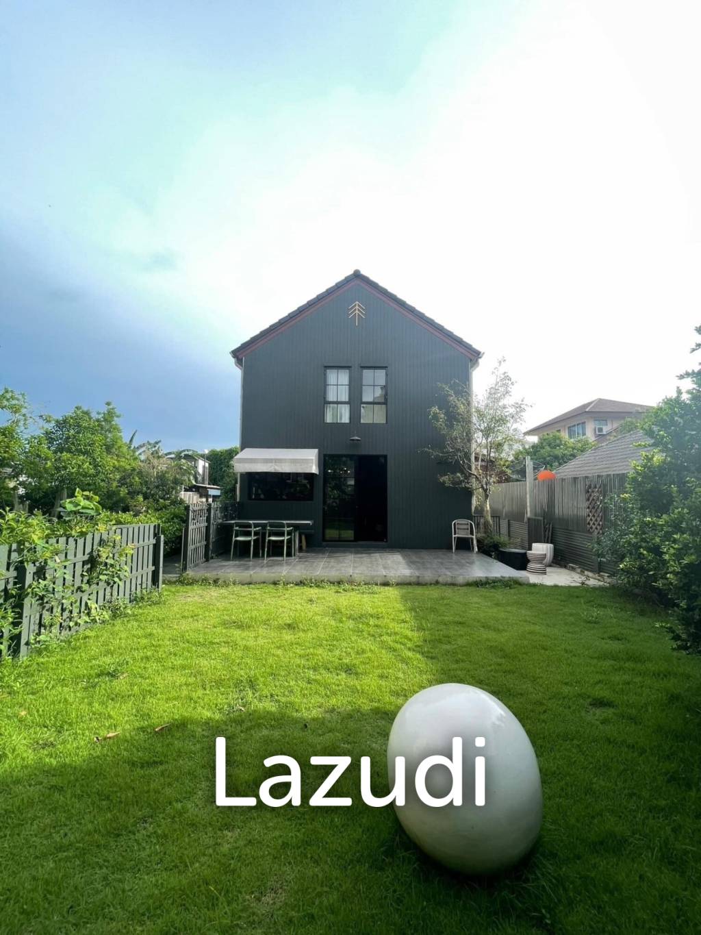 Land with edifice 1,440 SQ.M Yen Akat Road