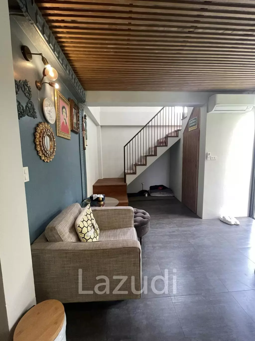 Land with edifice 1,440 SQ.M Yen Akat Road