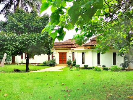 Spacious 5 Bed 5 Bath Pool Villa For Rent In Thalang