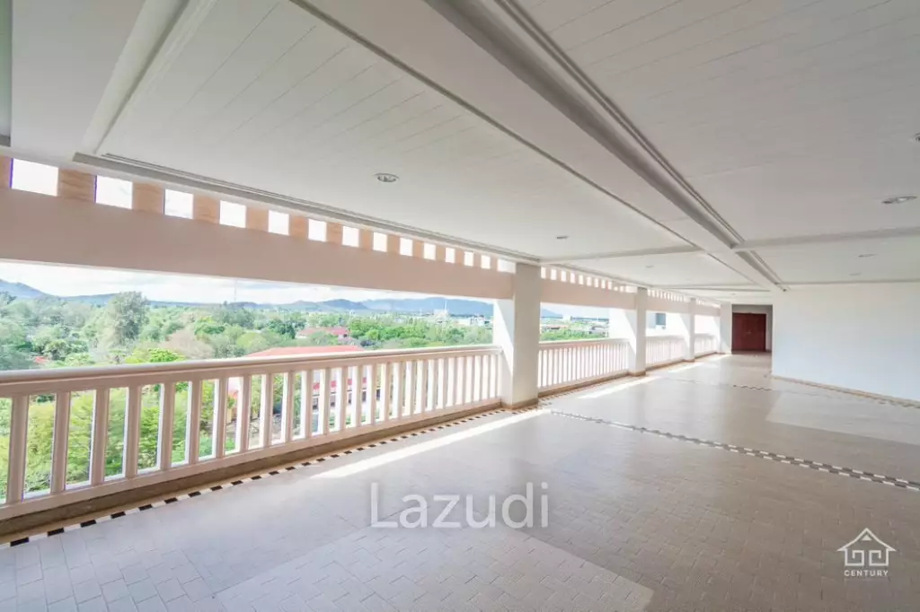 DUSIT THANI : 2 bed condo on 7th floor with sea view