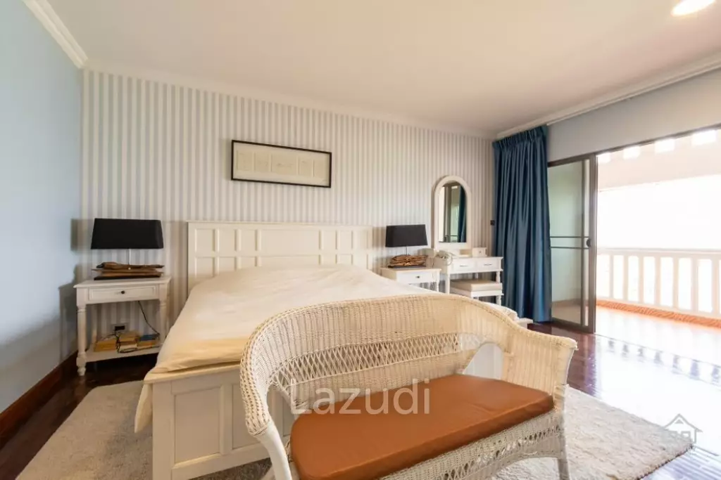 DUSIT THANI : 2 bed condo on 7th floor with sea view