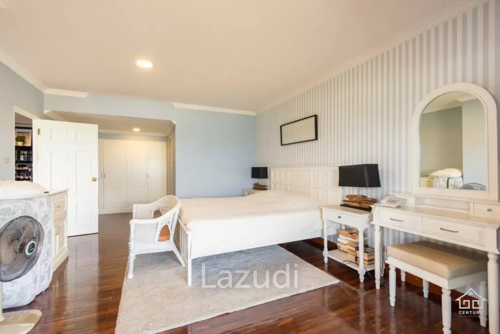 DUSIT THANI : 2 bed condo on 7th floor with sea view