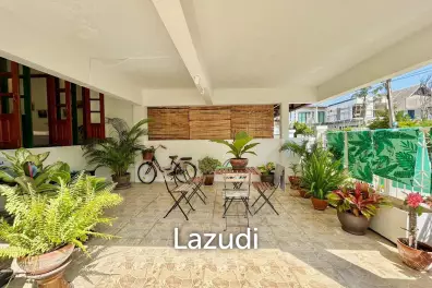 3 Storey 3 Bedroom Townhouse Just 50 m From The Beach