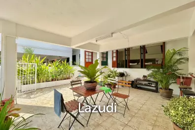 3 Storey 3 Bedroom Townhouse Just 50 m From The Beach