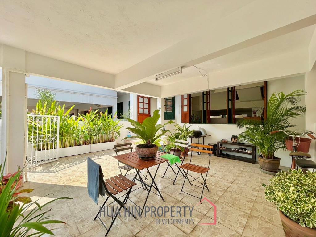 3 Storey 3 Bedroom Townhouse Just 50 m From The Beach
