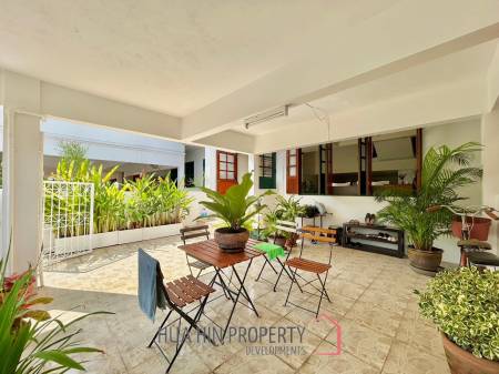 3 Storey 3 Bedroom Townhouse Just 50 m From The Beach