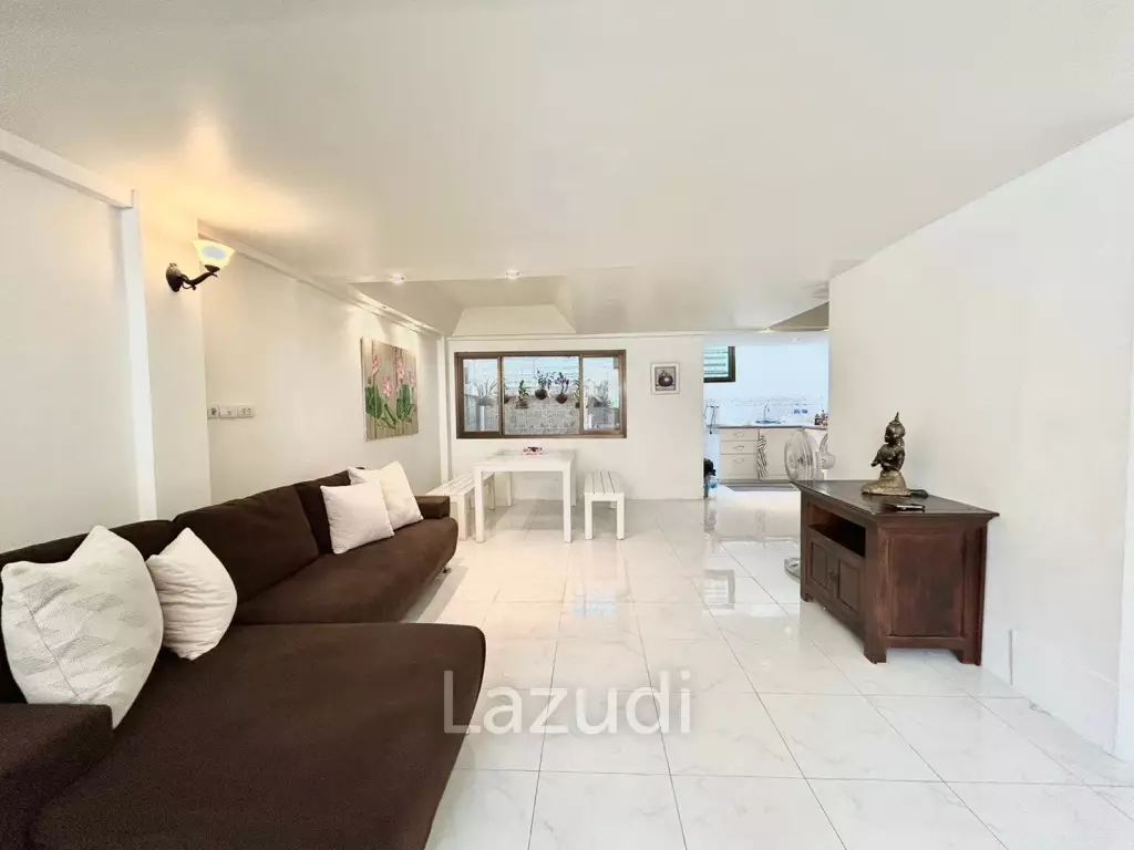3 Storey 3 Bedroom Townhouse Just 50 m From The Beach