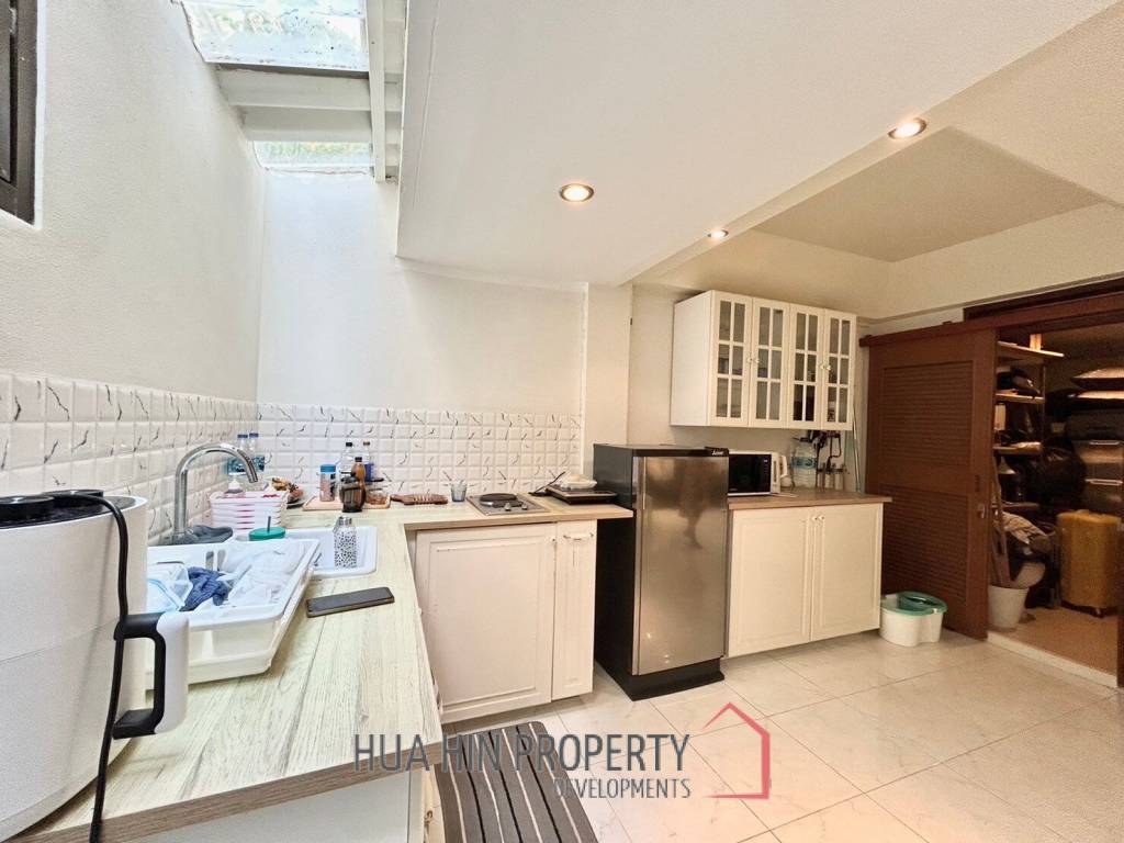 3 Storey 3 Bedroom Townhouse Just 50 m From The Beach