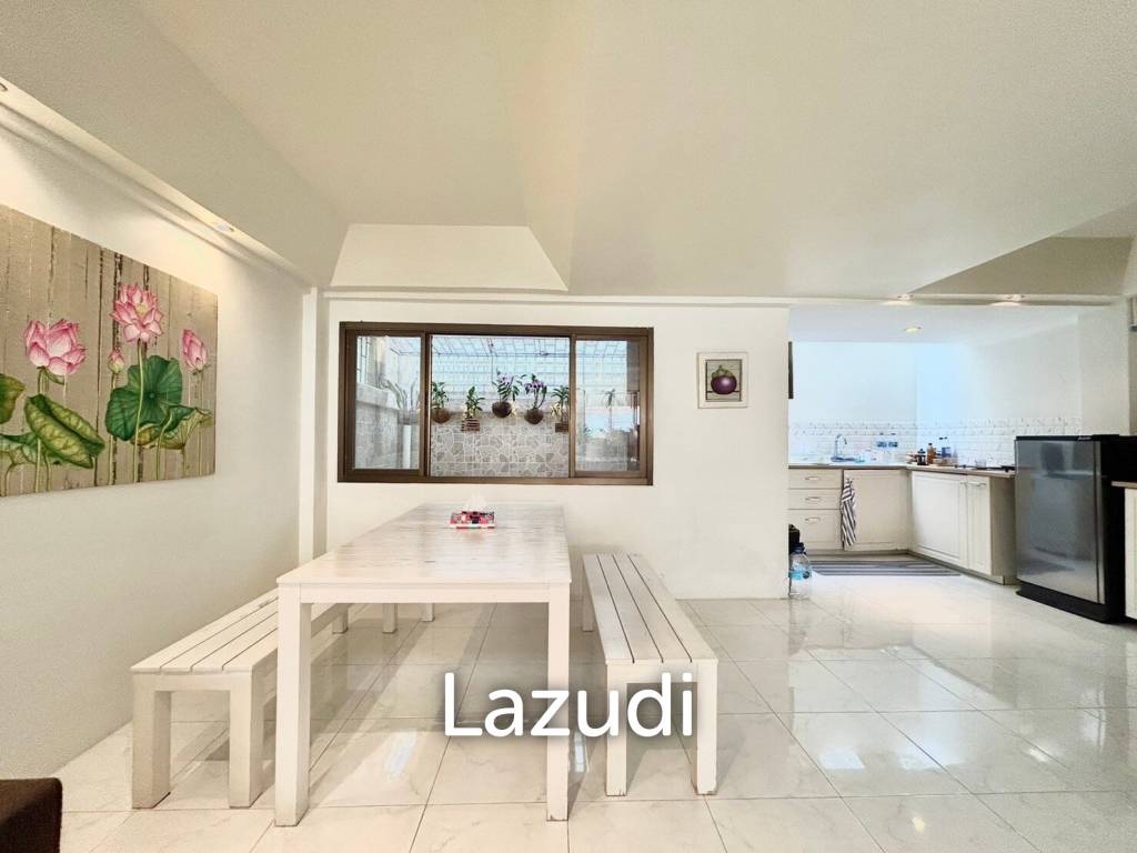 3 Storey 3 Bedroom Townhouse Just 50 m From The Beach